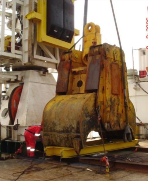 2006 Cat heavy-duty crushing grab unit
